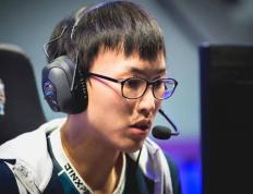 谦逊哥(gē)哥(gē)持刀殺(shā)母傷(shāng)父(fù)，叛逆弟弟成电竞冠軍(jūn)，“虎式教育”的(de)悲劇(jù)