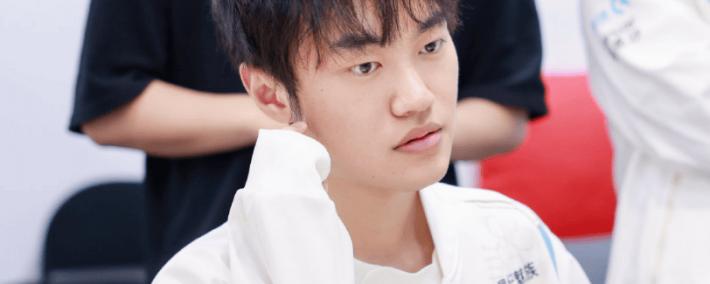 LOL官方點(diǎn)名knight，将他所有荣誉罗列出(chū)来，离大满贯还差一个S冠