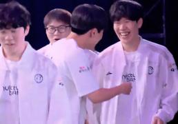 退掉BLG基地(dì)之後(hòu)，The shy开怀大笑(xiào)！