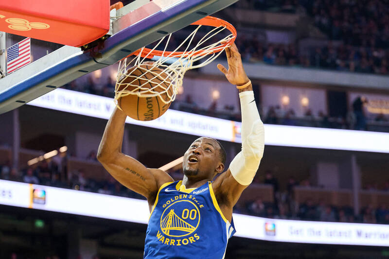 仍(réng)對(duì)他有(yǒu)期(qī)待！库里打破沉(chén)默，谈库明加合同风波