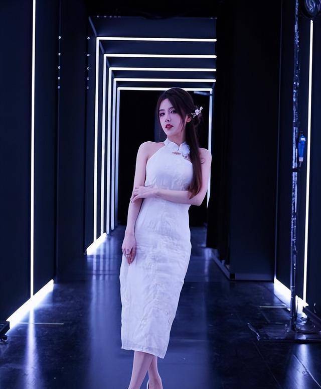 Rita的逆袭之路!电竞解说到(dào)娱乐圈女神,跨界走得飞起(qǐ)!