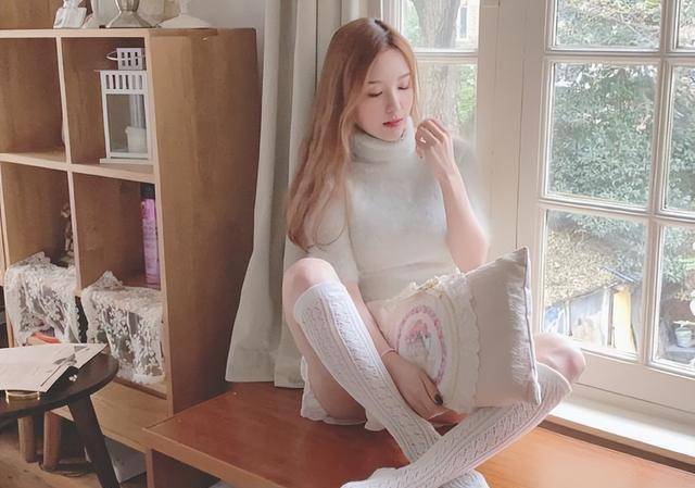 Rita的逆袭之路!电竞解说到(dào)娱乐圈女神,跨界走得飞起(qǐ)!