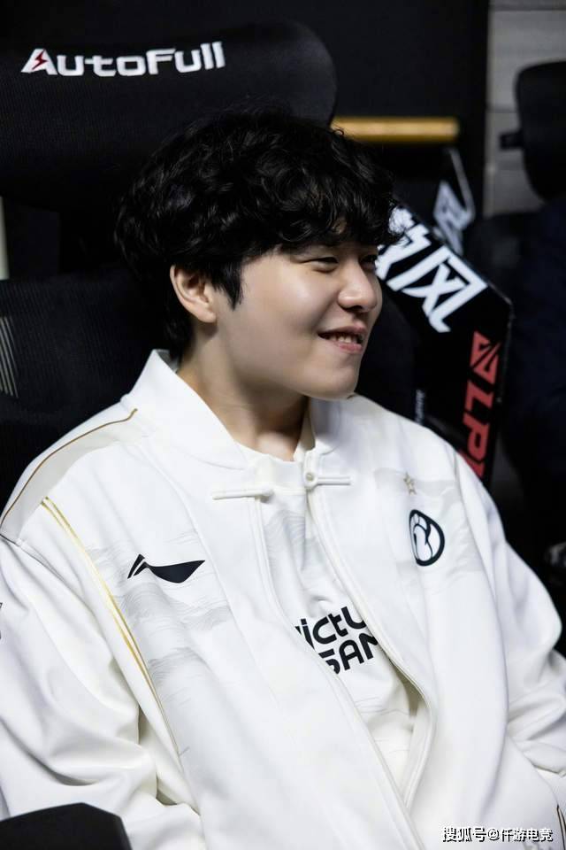 LOL:TheShy透露退役时间,想(xiǎng)跟Rookie打到退役