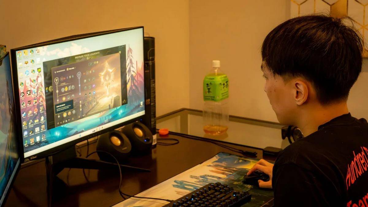 谦逊哥(gē)哥(gē)持刀殺(shā)母傷(shāng)父(fù),叛逆弟弟成电竞冠軍(jūn),“虎式教育”的(de)悲劇(jù)