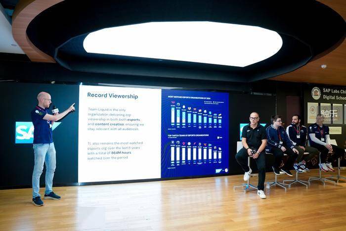 AI能(néng)帮你贏(yíng)下(xià)一场電(diàn)竞比赛吗?