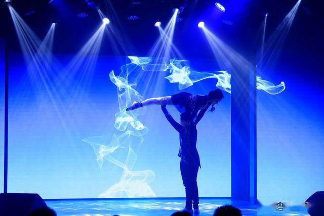 幻紫圣诞 · 奇境(jìng)飞驰