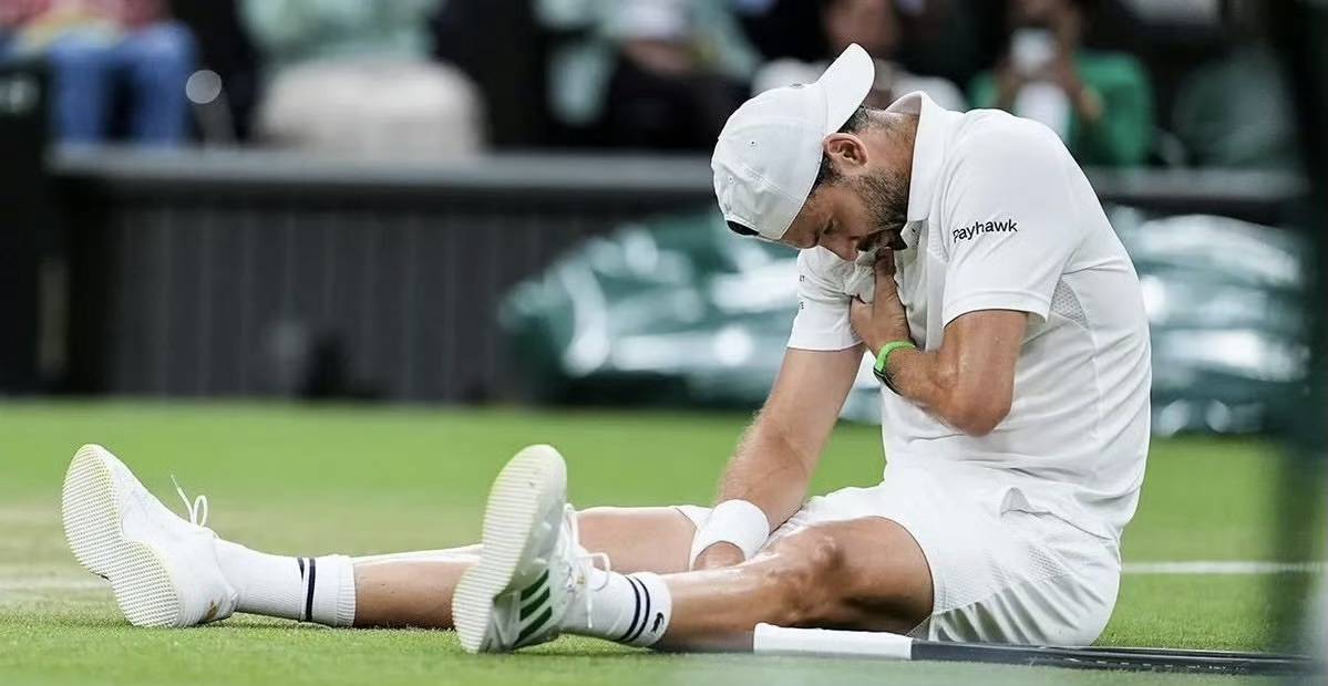 一場(chǎng)又一場(chǎng)的(de)告(gào)别:休(xiū)賽(sài)期,职业网坛的(de)分手季?