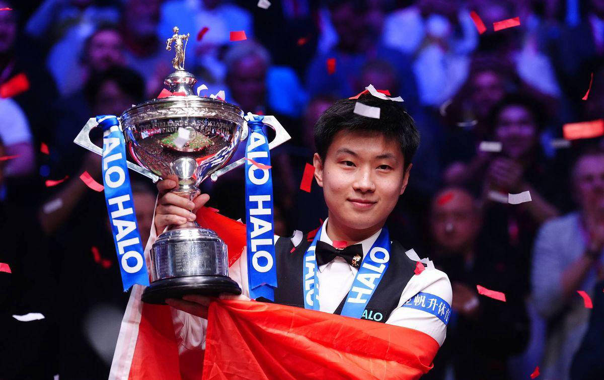 亨德利盛(shèng)赞赵心童轻松比(bǐ)赛表现;威尔逊抱怨球(qiú)台影响比(bǐ)赛结果