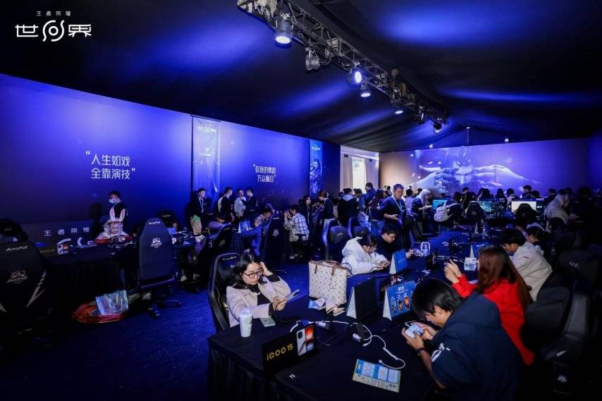 王者荣耀十周年(nián)重(zhòng)磅(bàng)官(guān)宣,《王者荣耀世界(jiè)》2026年(nián)春天(tiān)与玩家見(jiàn)面