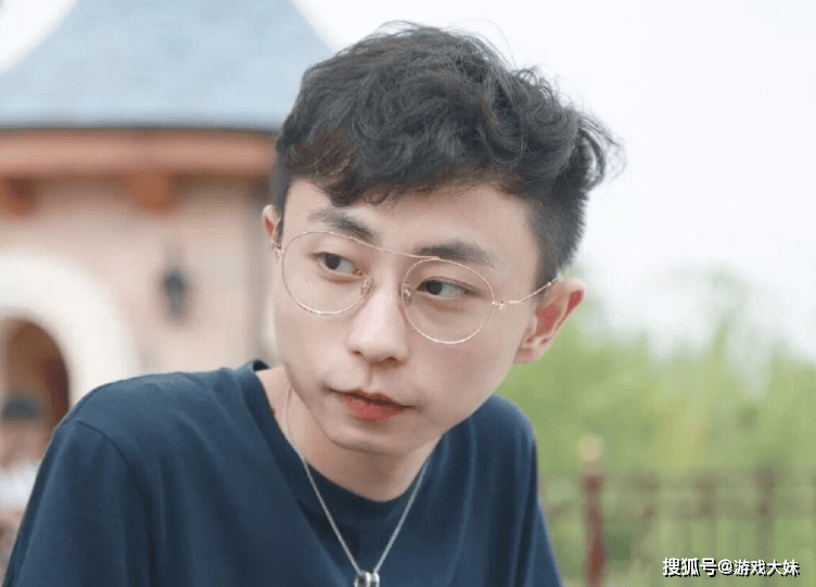 LOL热度严重下滑,多位职业选手都不想播(bō)了,纷纷直播(bō)玩(wán)其(qí)他遊(yóu)戏