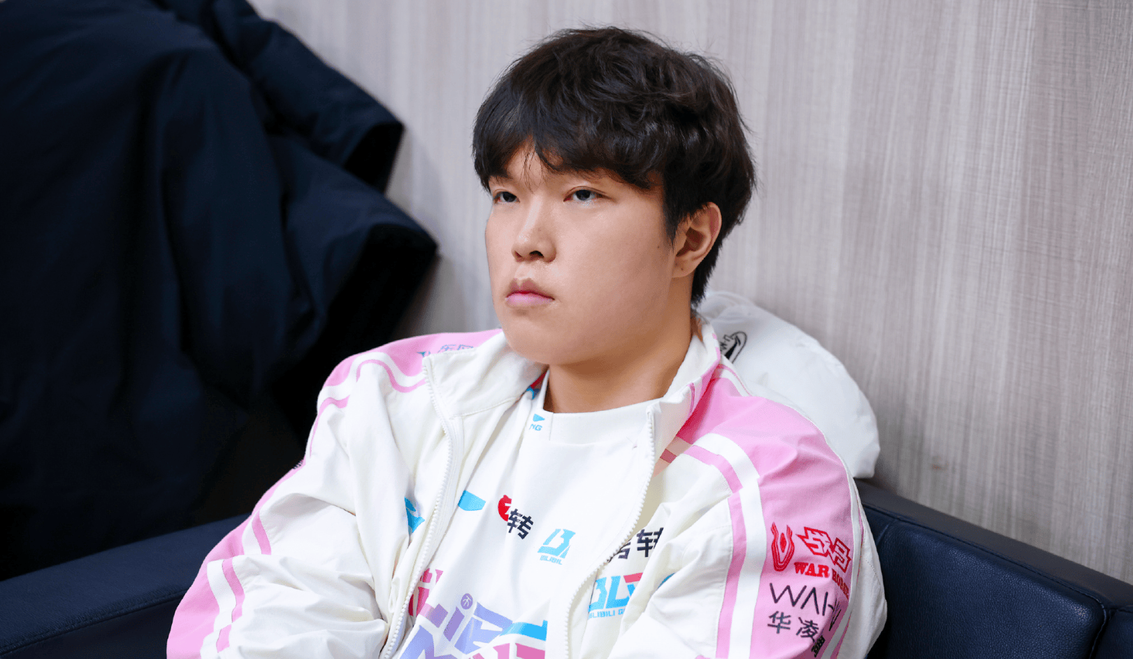 电竞春晚来袭！AL登(dēng)峰组暂居(jū)第(dì)一，BLG能否取而代之？